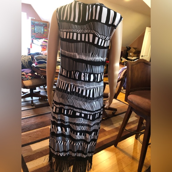 Mile Gabrielle Dress   Make an Offer! - Picture 5 of 6